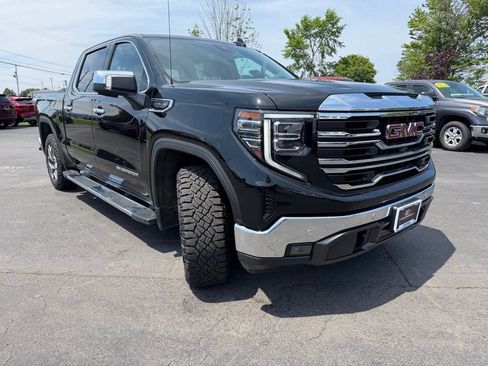 Used 2022 GMC Sierra 1500 SLT w/ SLT Premium Plus Package AWD/4WD image 3