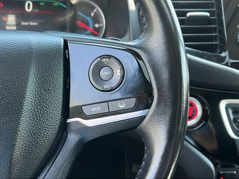 Used 2019 Honda Pilot Touring image 14