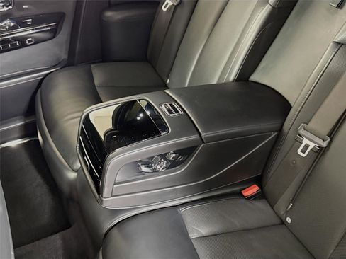 Used 2019 Rolls-Royce Phantom Sedan RWD image 28