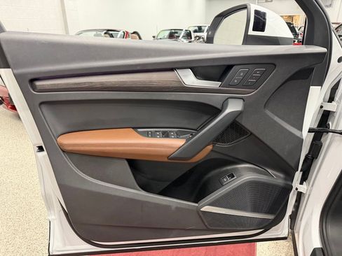 Used 2019 Audi Q5 Prestige w/ Prestige Package AWD/4WD image 19
