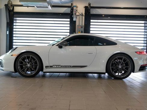 Certified 2024 Porsche 911 Carrera T RWD image 2