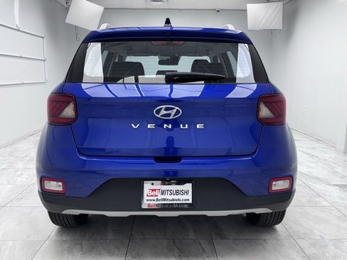 Used 2022 Hyundai Venue Limited w/ Cargo Package image 6