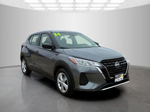 Used 2024 Nissan Kicks S image 2
