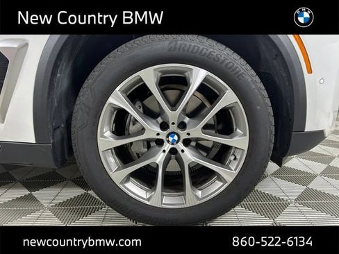 Used 2026 BMW X5 xDrive40i w/ Premium Package AWD/4WD image 9