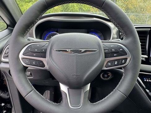 New 2026 Chrysler Voyager LX image 18