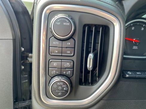 Used 2022 Chevrolet Silverado 2500 High Country w/ Technology Package AWD/4WD image 14