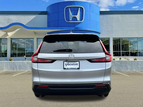 Used 2023 Honda CR-V EX image 3