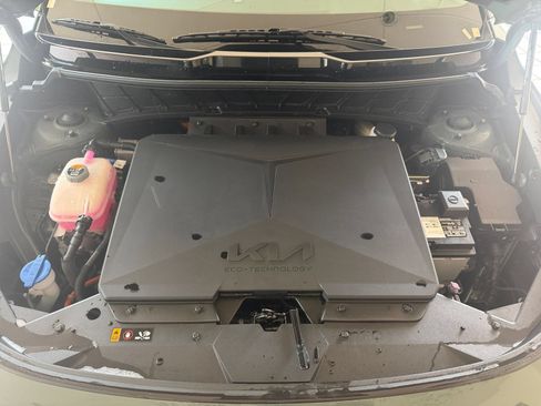 Used 2024 Kia Niro Wind FWD image 35