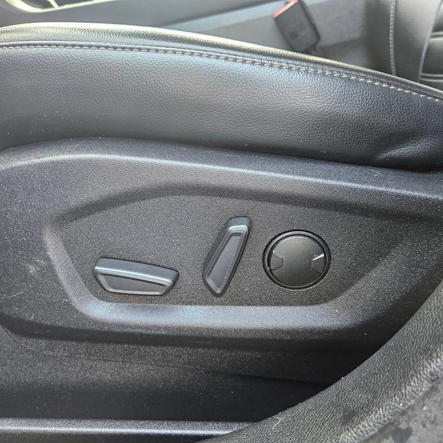 Used 2024 Ford Edge SEL AWD/4WD image 17