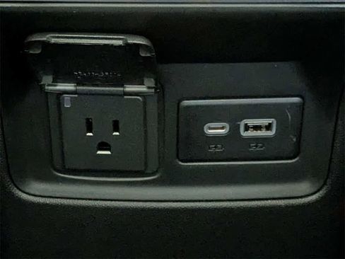 Used 2023 GMC Acadia Denali w/ Black Diamond Edition image 22