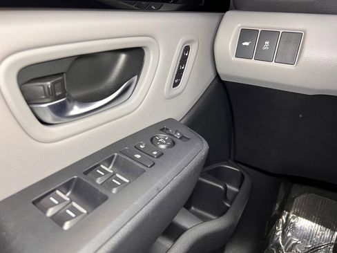 Used 2023 Honda Pilot Touring image 14