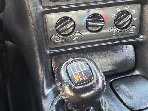 Used 2000 Chevrolet Corvette Convertible RWD image 12