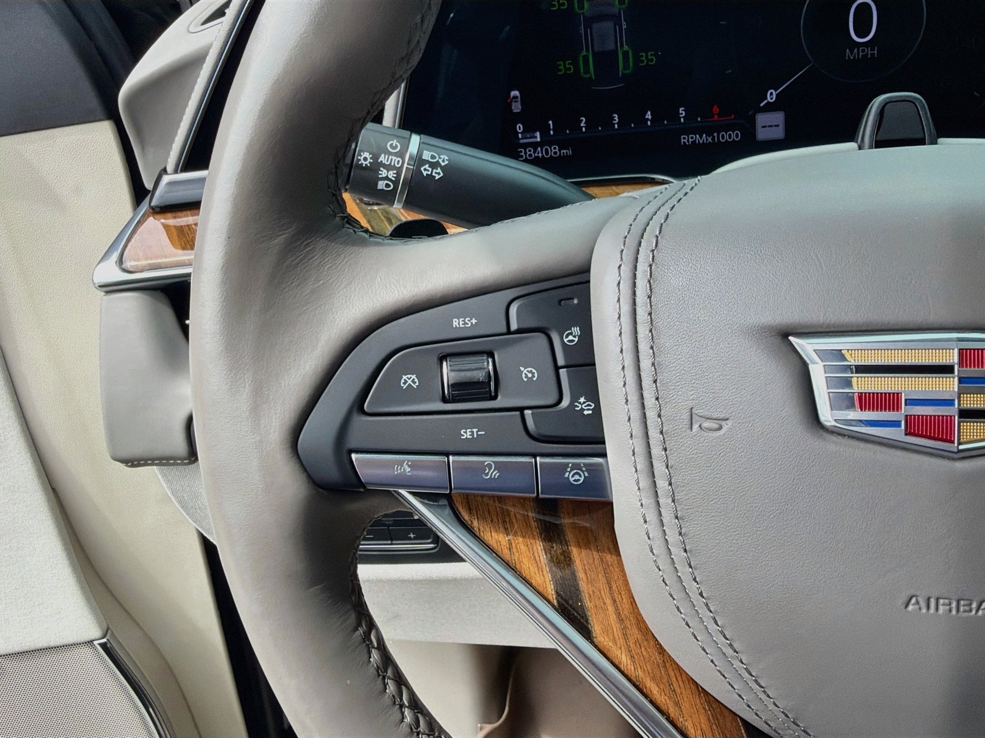 Certified 2023 Cadillac Escalade ESV Sport Platinum w/ LPO, ONYX Package RWD image 39