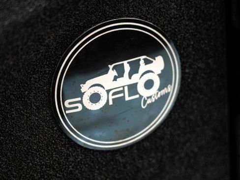 Used 2025 Jeep Gladiator Sport image 21