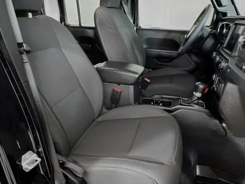 Used 2023 Jeep Gladiator Willys image 27