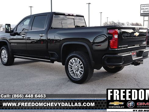 Used 2022 Chevrolet Silverado 2500 High Country w/ Safety Package II image 39