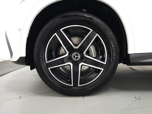 Used 2025 Mercedes-Benz GLC 350e 4MATIC w/ AMG Line image 31