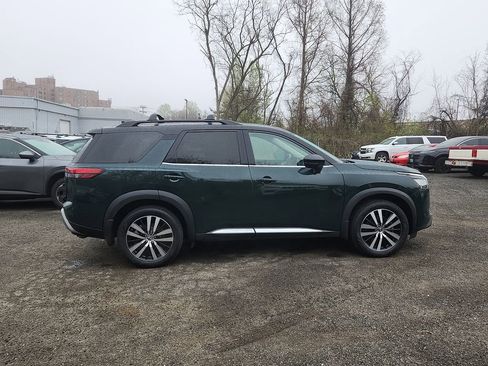 Certified 2023 Nissan Pathfinder Platinum w/ Cargo Package AWD/4WD image 8