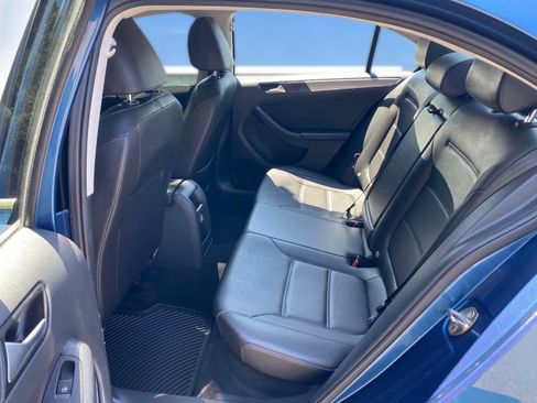 Used 2017 Volkswagen Jetta SE FWD image 23