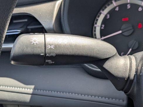 Used 2023 Toyota Highlander L image 27