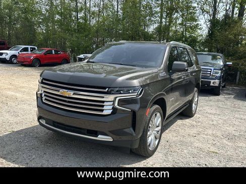 Used 2021 Chevrolet Tahoe High Country w/ Premium Package image 3