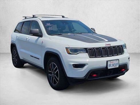 Used 2020 Jeep Grand Cherokee Trailhawk w/ Trailhawk Luxury Group AWD/4WD image 3