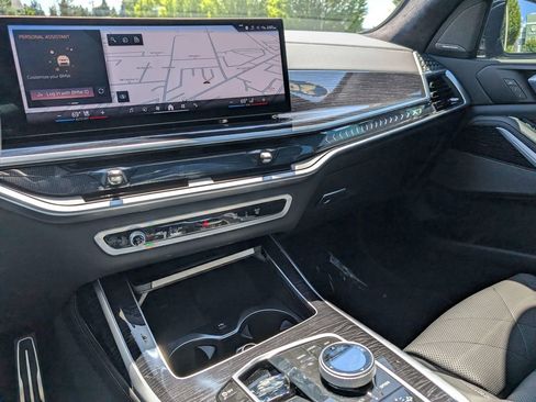 Used 2025 BMW X7 xDrive40i w/ M Sport Package AWD/4WD image 36
