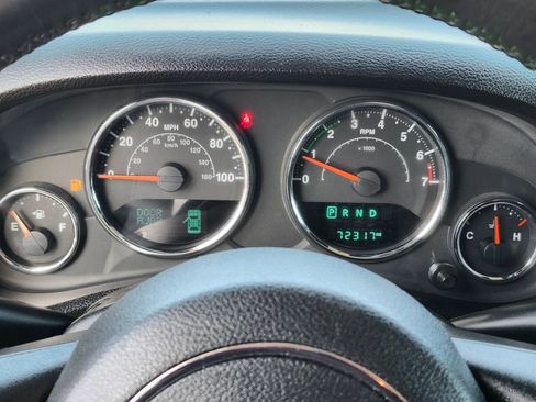 Used 2017 Jeep Wrangler Unlimited Rubicon w/ Cold Weather Group image 28