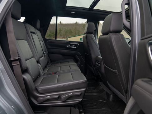 Used 2021 Chevrolet Tahoe LT w/ LT Signature Package image 17