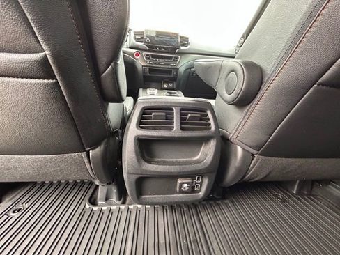 Used 2023 Honda Passport TrailSport image 31