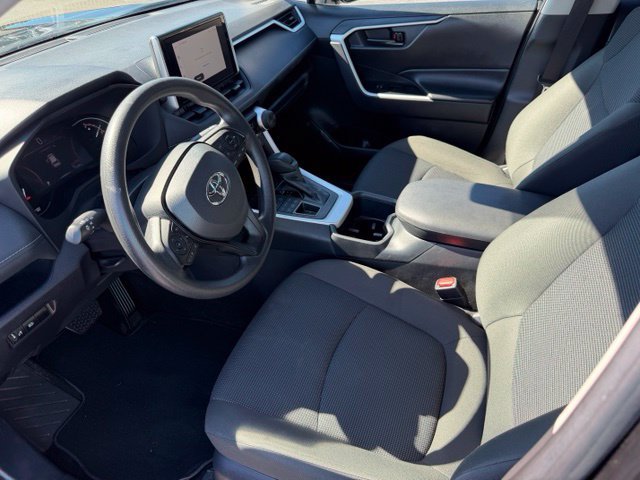 Used 2025 Toyota RAV4 LE AWD/4WD image 20