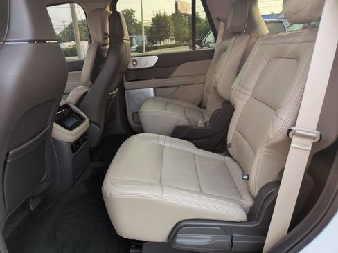 Used 2024 Lincoln Navigator Reserve AWD/4WD image 25