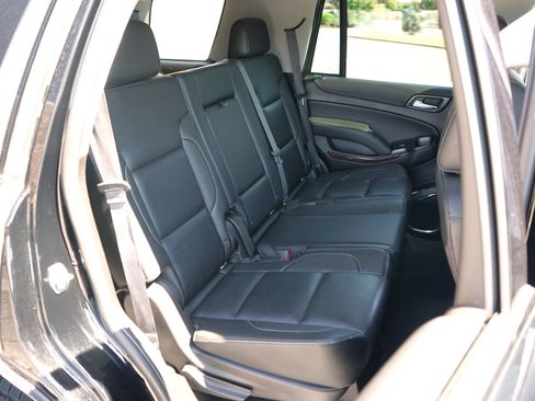 Used 2019 GMC Yukon SLT w/ Open Road Package AWD/4WD image 38
