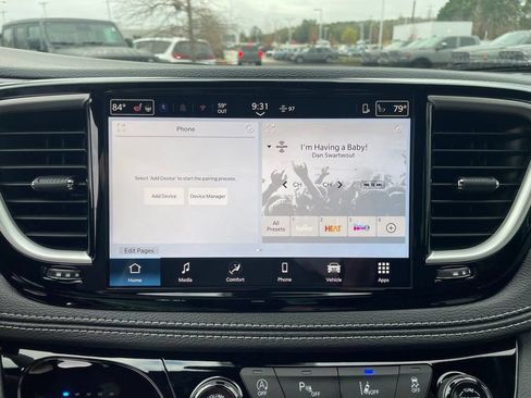 New 2026 Chrysler Pacifica Select FWD image 15