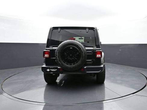 Used 2020 Jeep Wrangler Unlimited Sahara AWD/4WD image 5