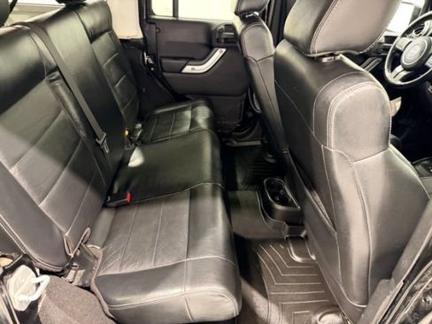 Used 2012 Jeep Wrangler Unlimited Sahara w/ Connectivity Group AWD/4WD image 35