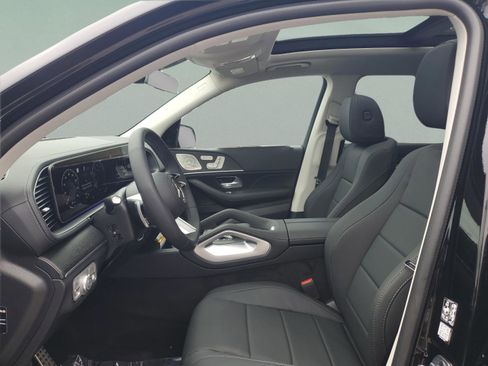 New 2026 Mercedes-Benz GLS 450 4MATIC image 16