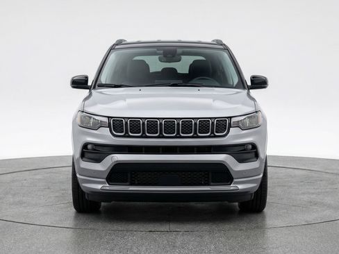 Used 2025 Jeep Compass Limited image 2