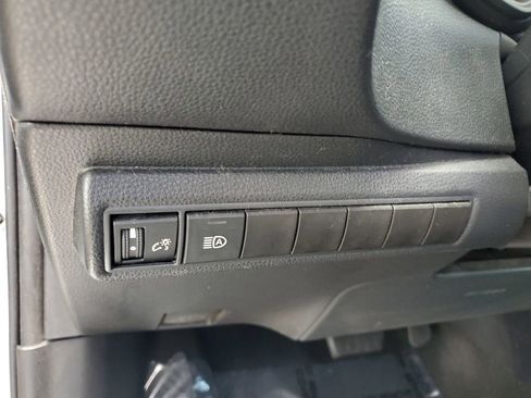 Used 2020 Toyota Corolla SE image 13