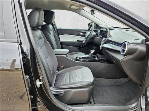 Used 2025 Chevrolet Trax LT image 20