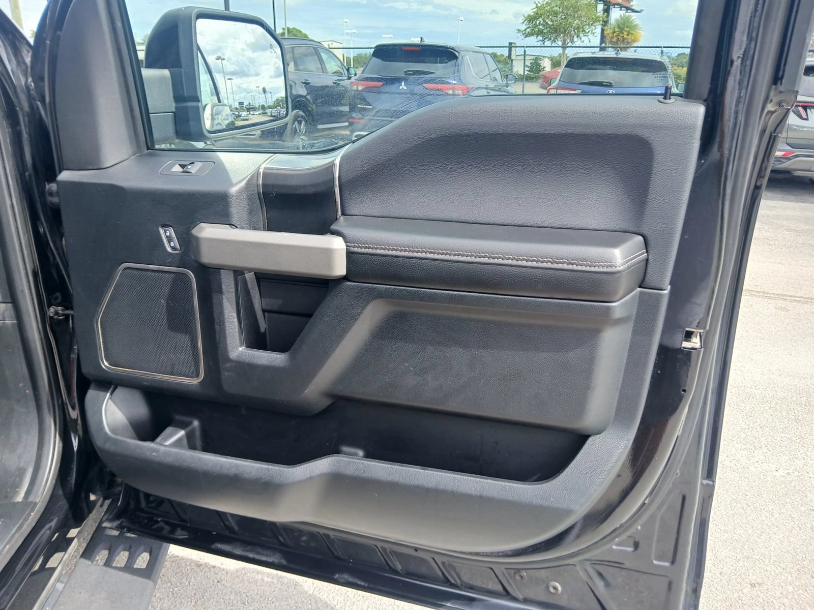 Used 2019 Ford F150 Raptor w/ Equipment Group 802A Luxury AWD/4WD image 16