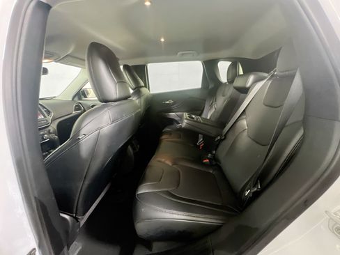 Used 2022 Jeep Cherokee Latitude Lux AWD/4WD image 23