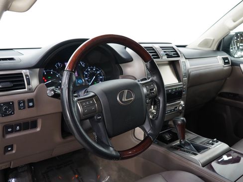 Used 2018 Lexus GX 460 Premium w/ Premium Package AWD/4WD image 27
