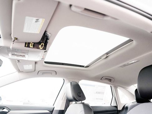 New 2026 Volkswagen Jetta SE image 9