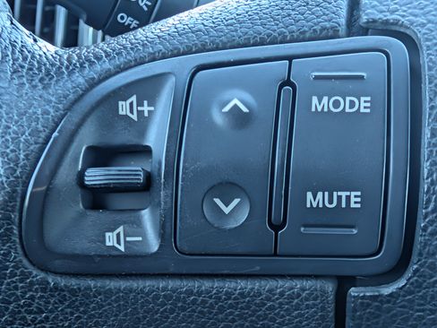 Used 2011 Kia Sportage SX w/ Premium Pkg w/Leather Seats image 22