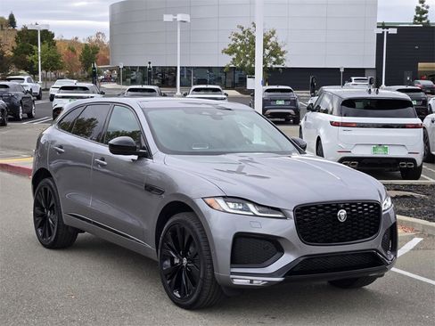 New 2026 Jaguar F-PACE R-Dynamic S image 8