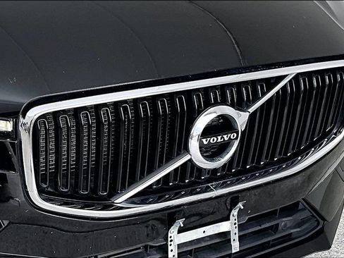 Used 2021 Volvo XC60 T5 Momentum w/ Protection Package Premier AWD/4WD image 33