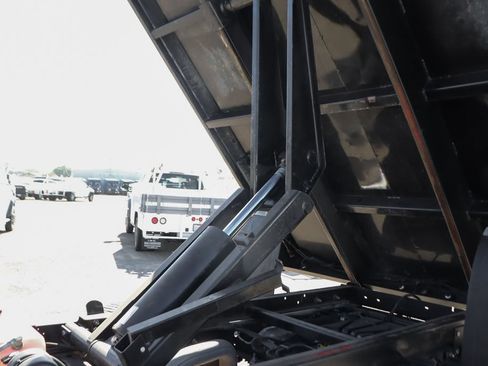 Used 2020 Ford F550 4x4 Regular Cab Super Duty image 12