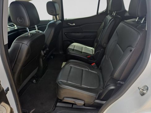 Used 2023 GMC Acadia SLT FWD image 16