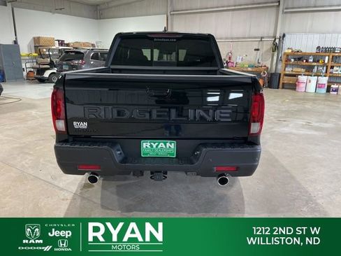 New 2026 Honda Ridgeline Black Edition image 9